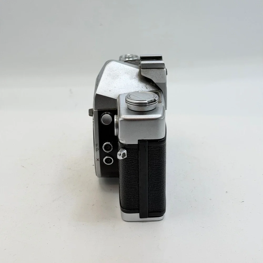 Minolta SR-7 Vintage 35mm SLR Film Camera Body Silver Black Made in Japan